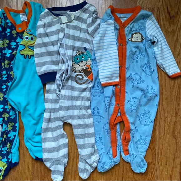 Bundle of 5 baby footie pjs 3-9 months - Picture 7 of 10